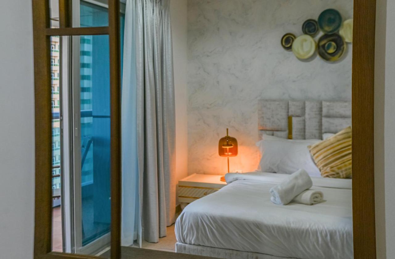 Charming 1 Bedroom Princess Tower Ahlan Holiday Homes Dubai Luaran gambar